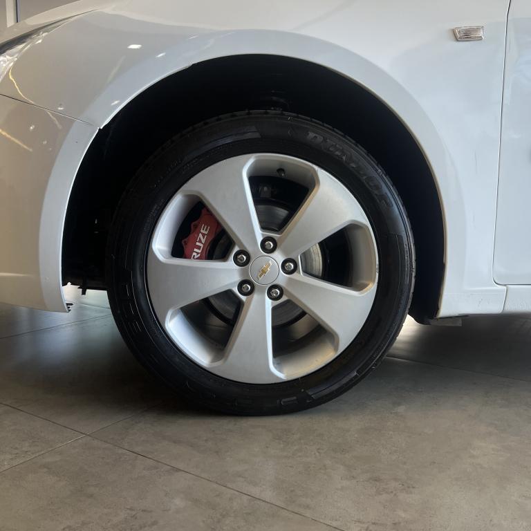 CHEVROLET Cruze Sedan - Foto