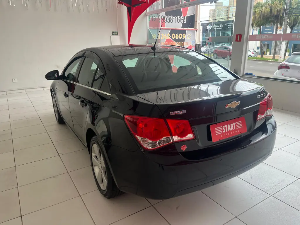 CHEVROLET Cruze Sedan - Foto