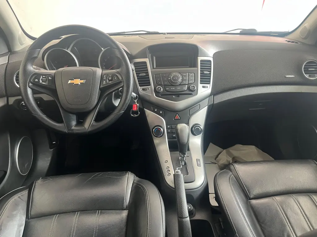 CHEVROLET Cruze Sedan - Foto