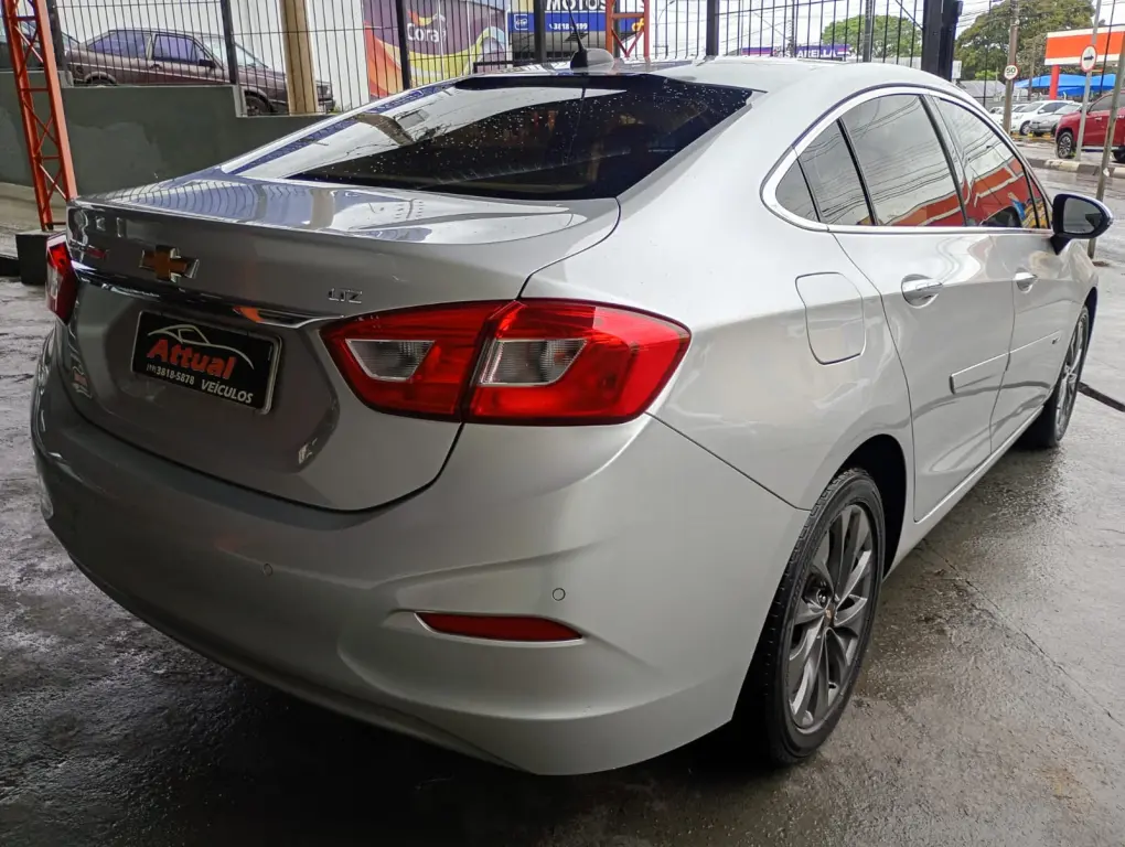 CHEVROLET Cruze Sedan - Foto