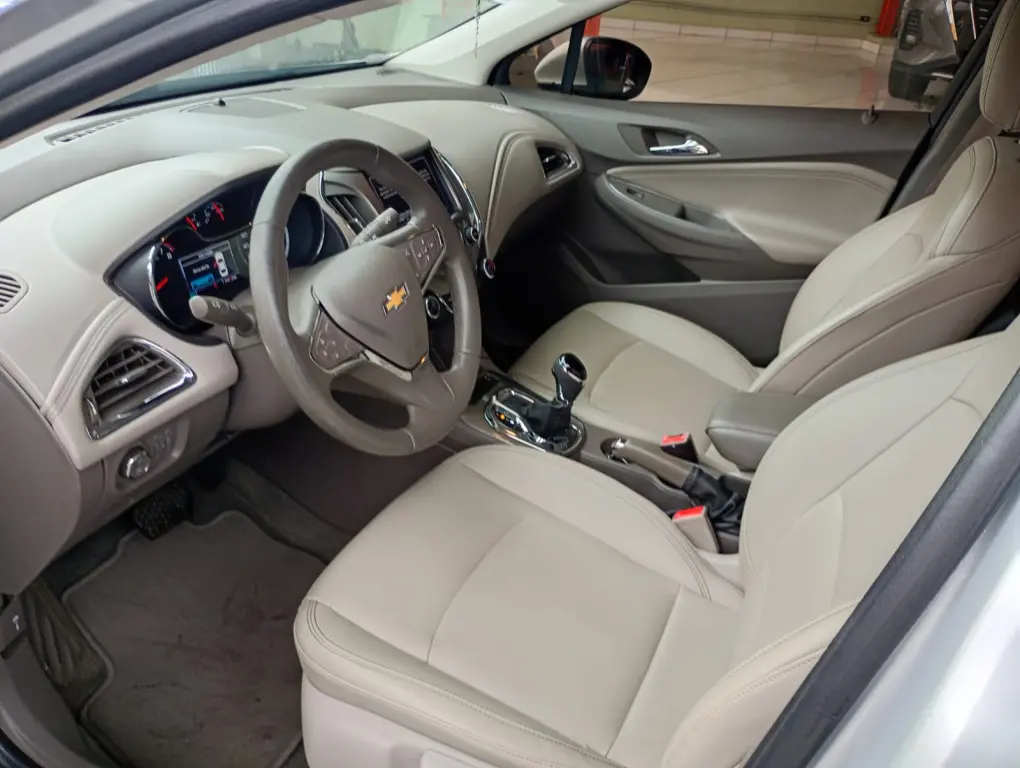 CHEVROLET Cruze Sedan - Foto