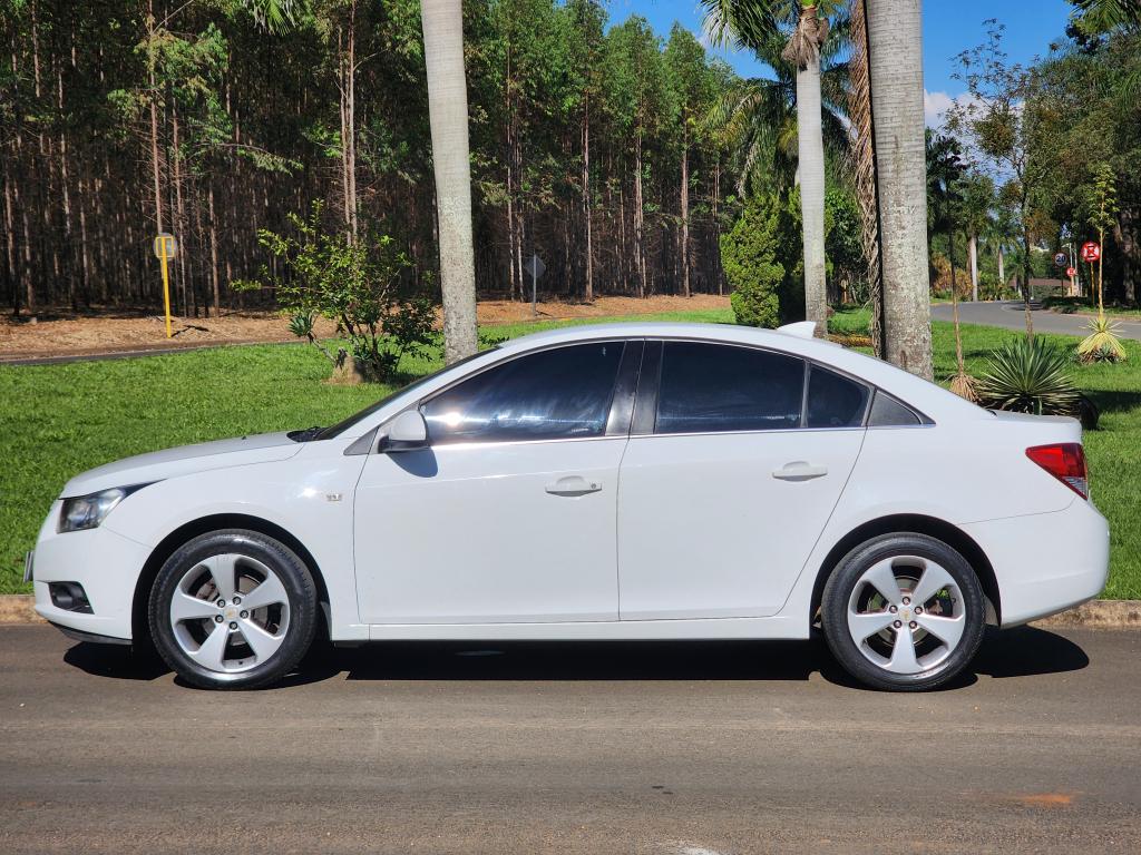 CHEVROLET Cruze Sedan - Foto