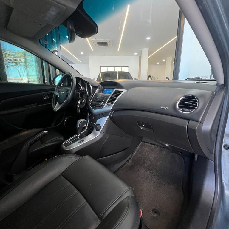 CHEVROLET Cruze Sedan - Foto