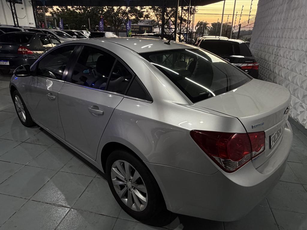 CHEVROLET Cruze Sedan - Foto