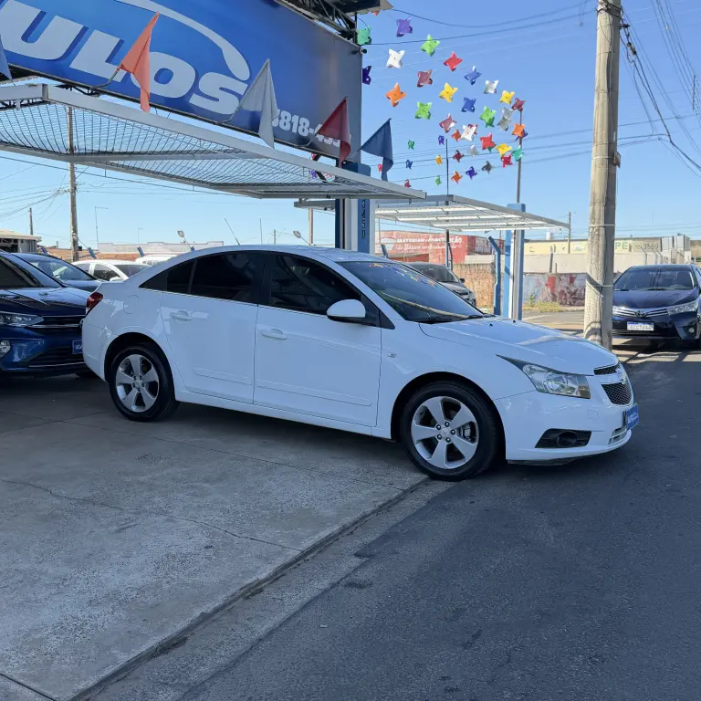 CHEVROLET Cruze Sedan - Foto