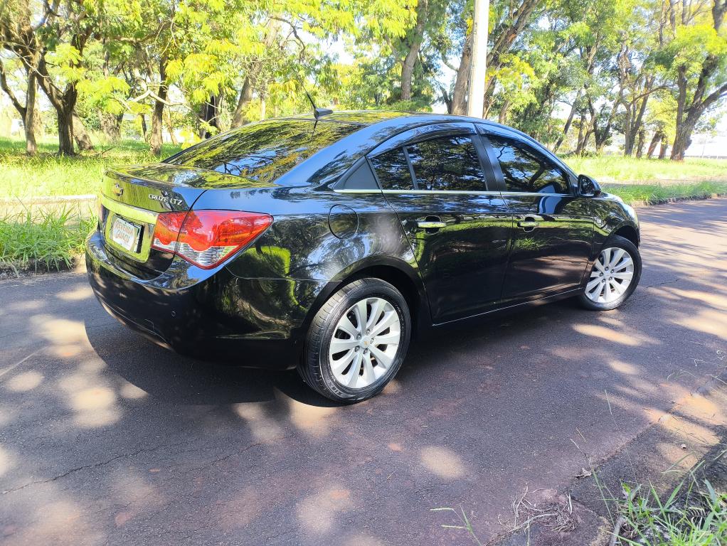 CHEVROLET Cruze Sedan - Foto
