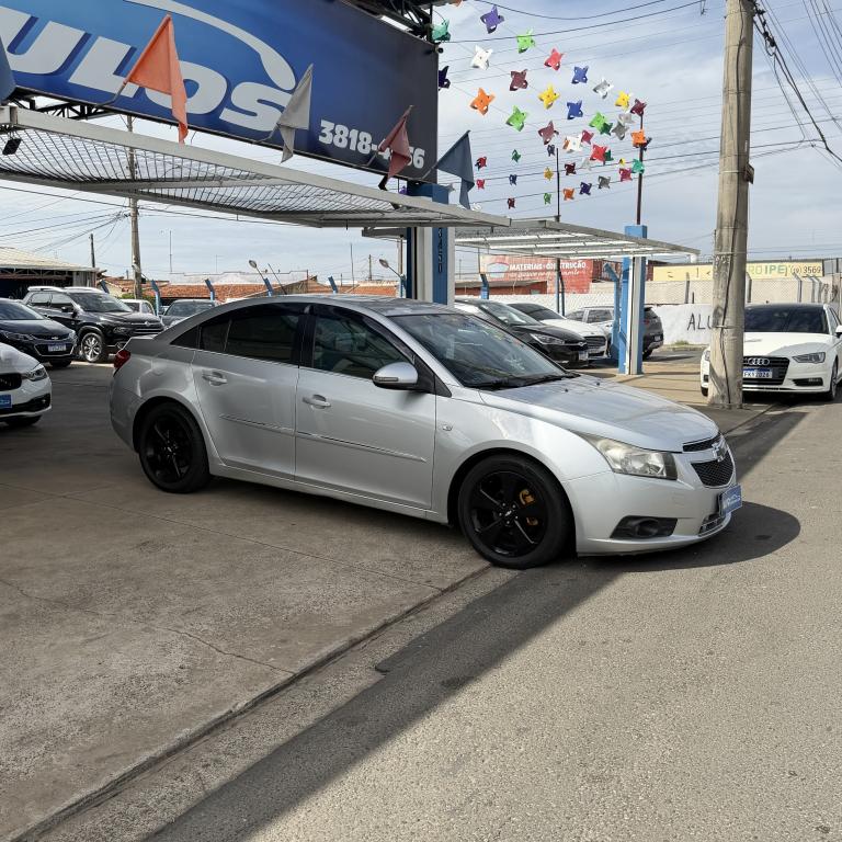 CHEVROLET Cruze Sedan - Foto
