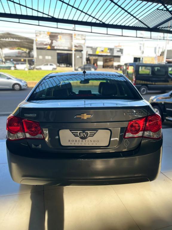 CHEVROLET Cruze Sedan - Foto