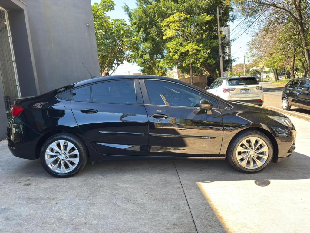 CHEVROLET Cruze Sedan - Foto