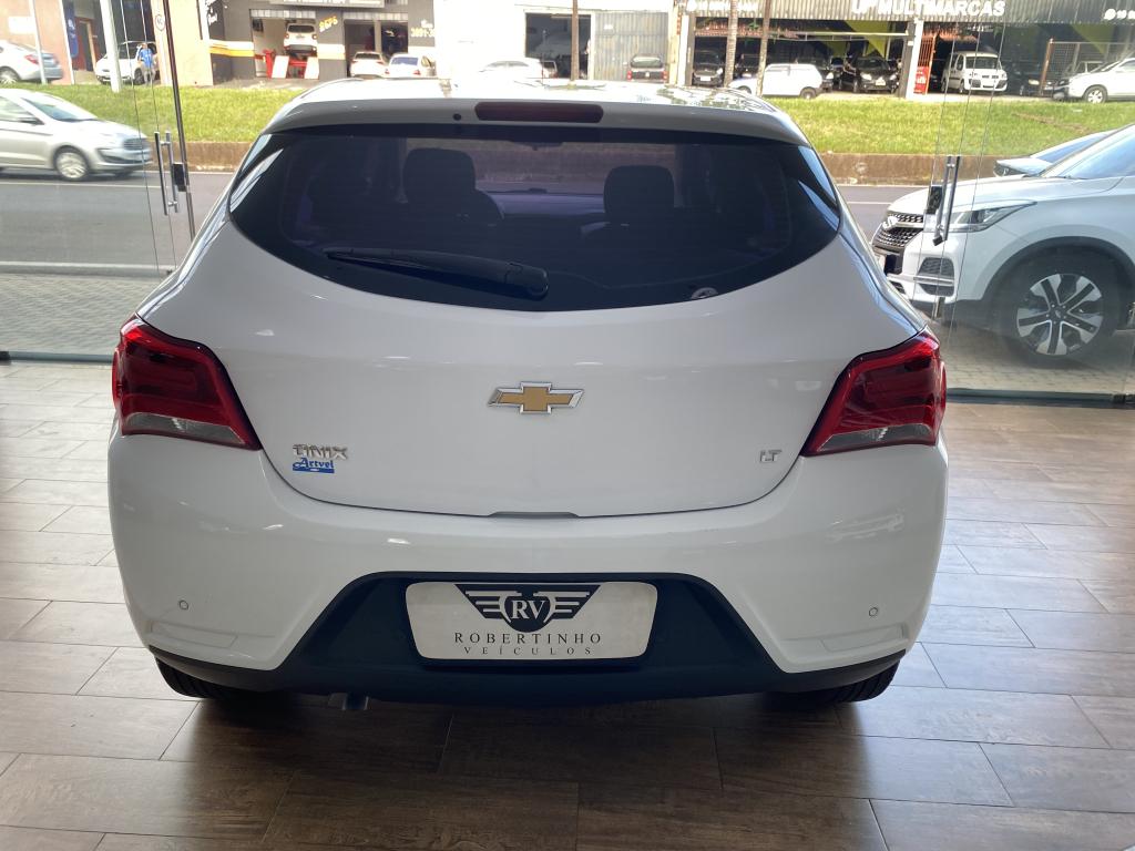 CHEVROLET Onix Hatch - Foto