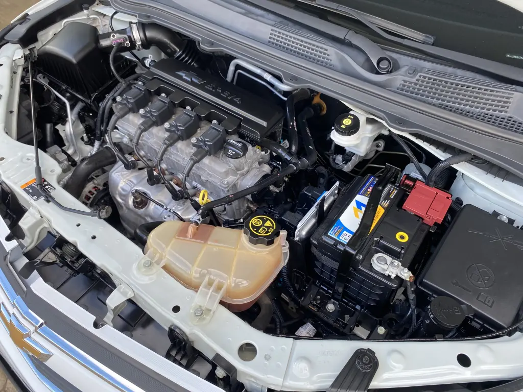 CHEVROLET Onix Hatch - Foto