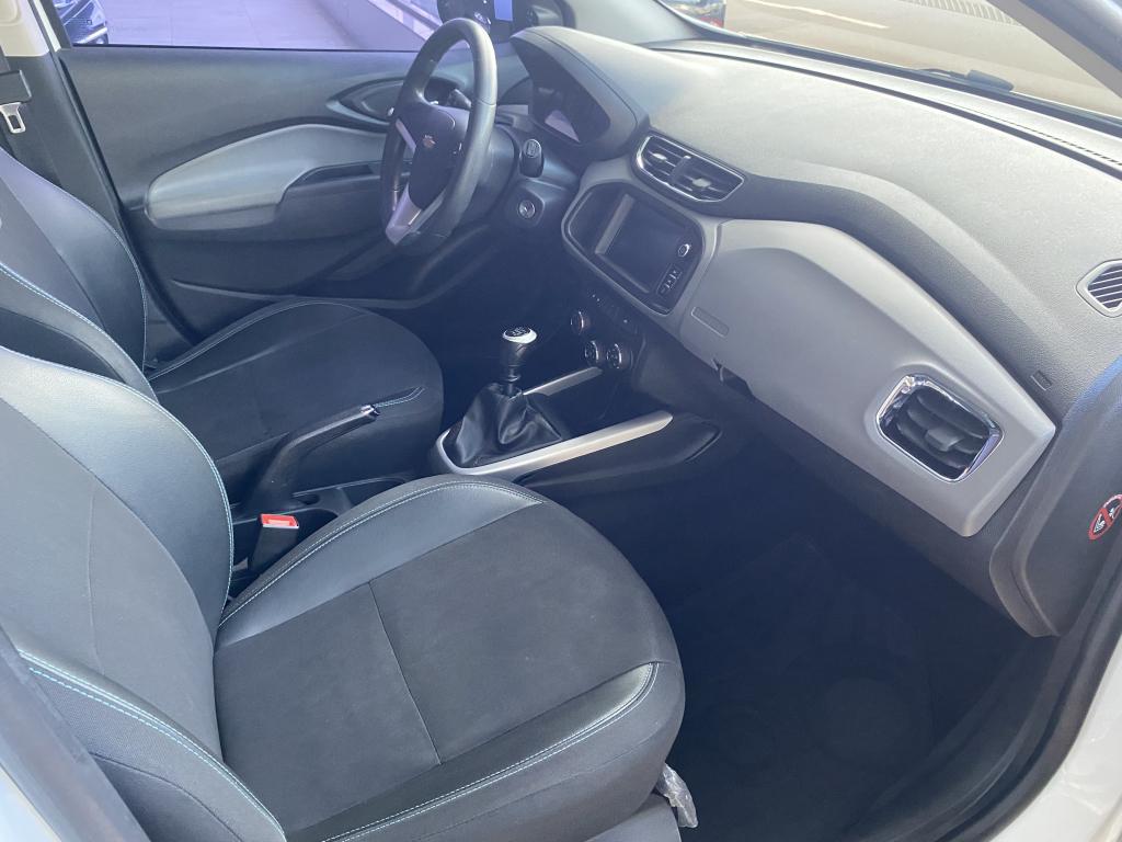 CHEVROLET Onix Hatch - Foto