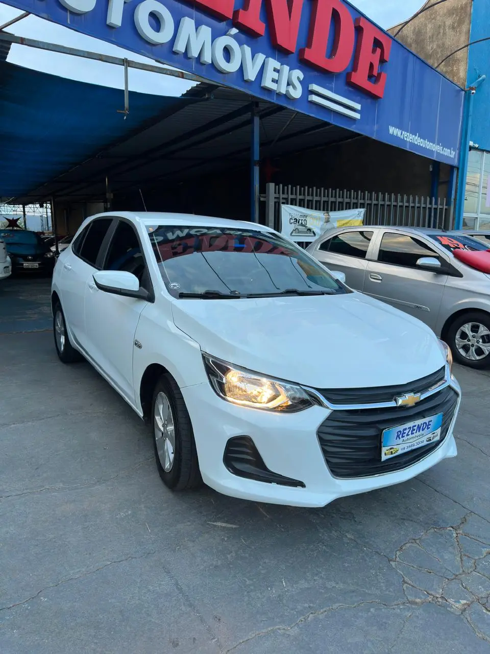 CHEVROLET Onix Hatch - Foto