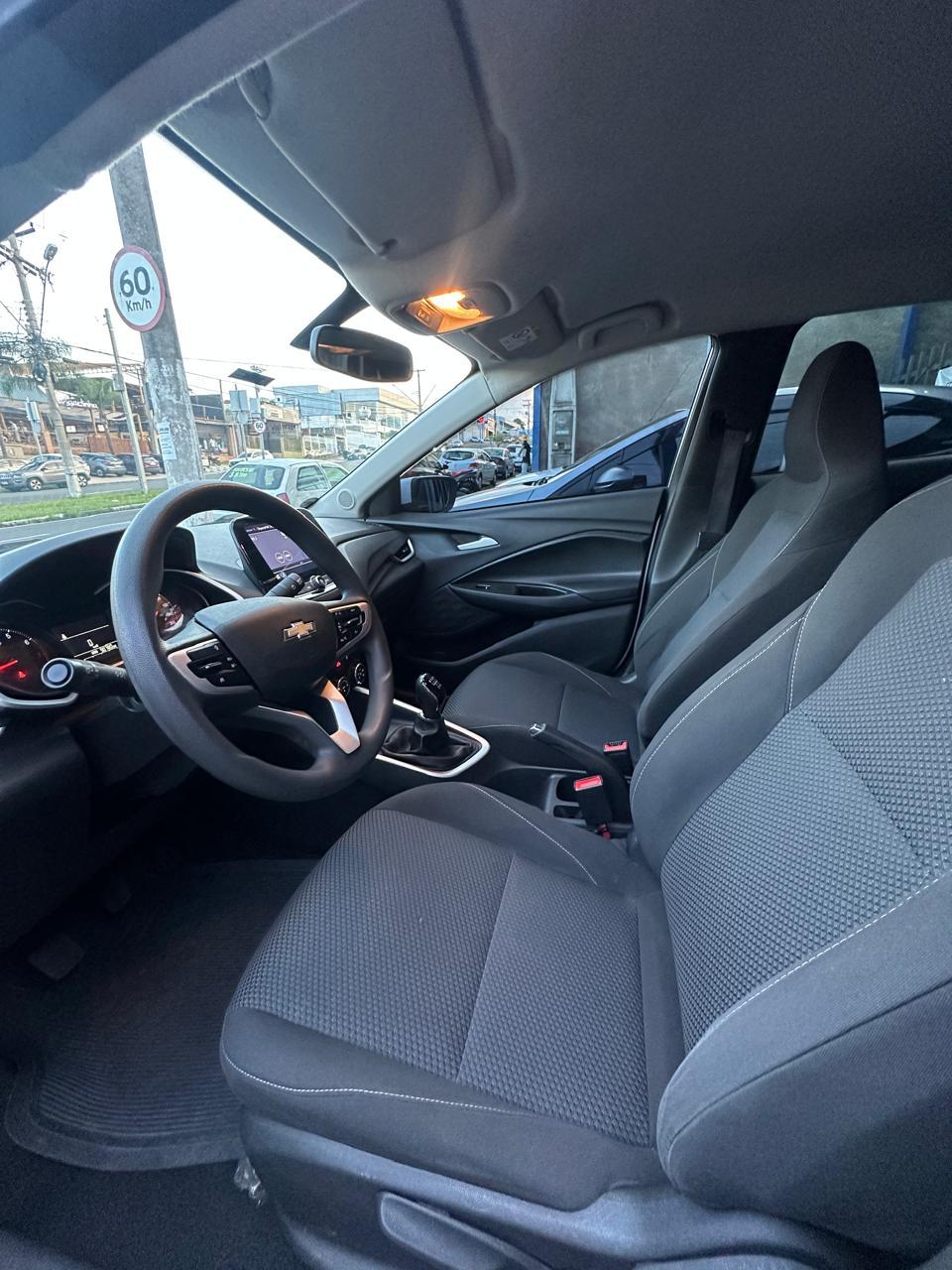 CHEVROLET Onix Hatch - Foto