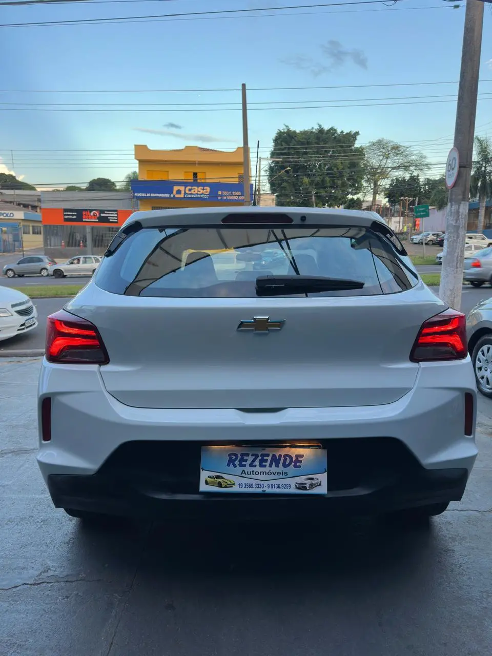 CHEVROLET Onix Hatch - Foto