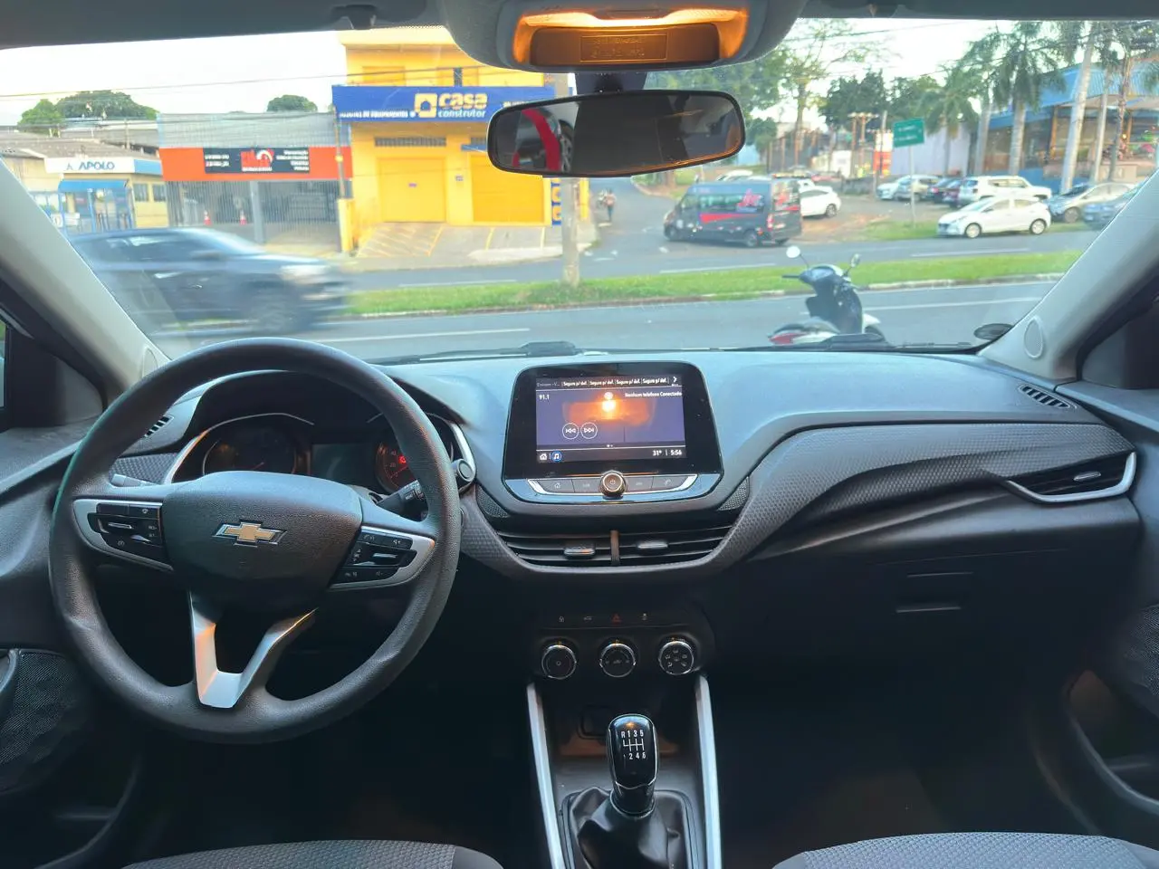 CHEVROLET Onix Hatch - Foto