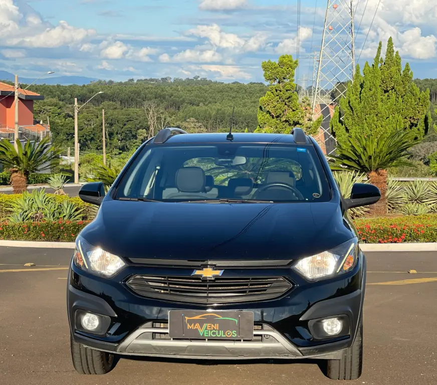 CHEVROLET Onix Hatch - Foto