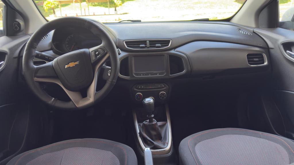 CHEVROLET Onix Hatch - Foto