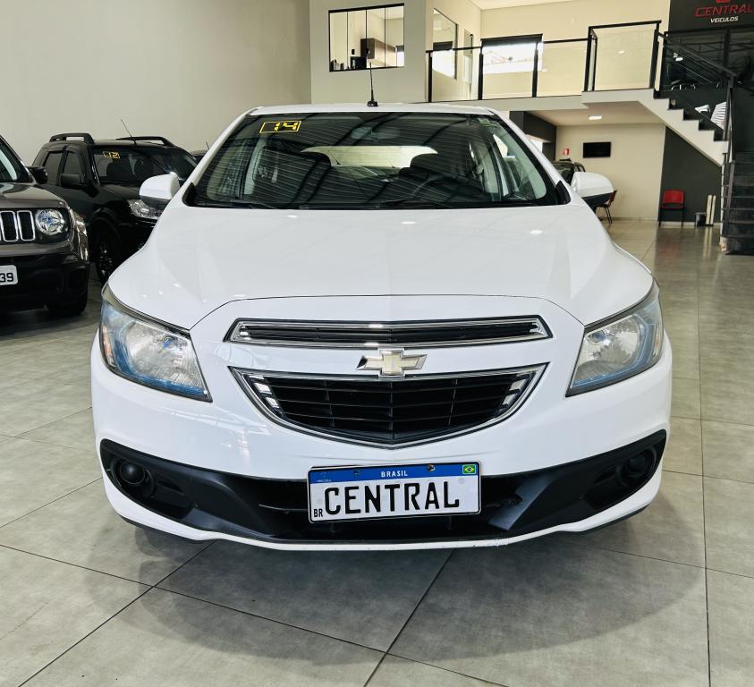 CHEVROLET Onix Hatch - Foto