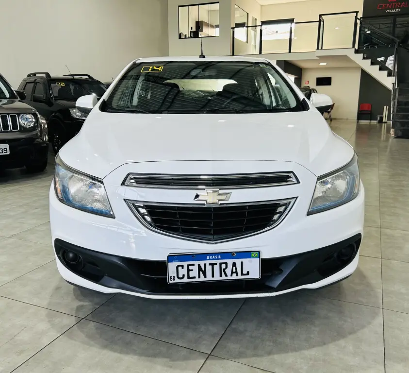 CHEVROLET Onix Hatch - Foto