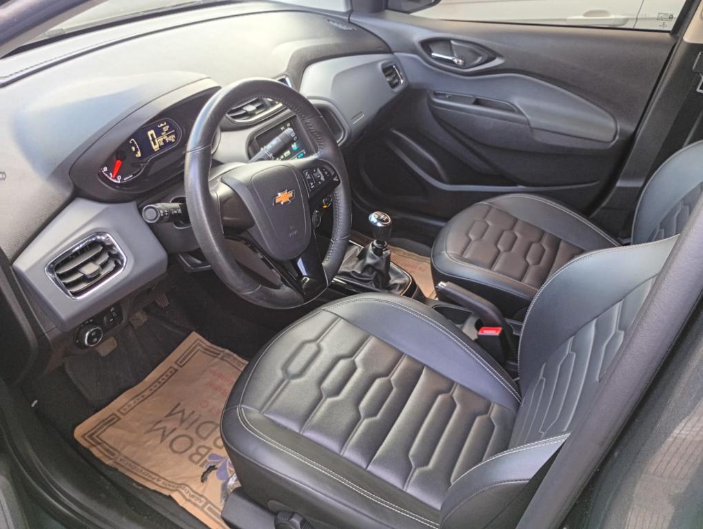 CHEVROLET Onix Hatch - Foto