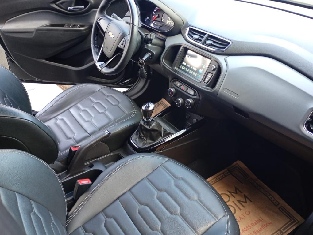 CHEVROLET Onix Hatch - Foto