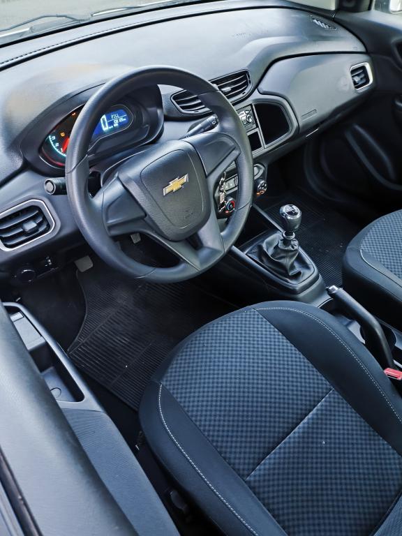 CHEVROLET Onix Hatch - Foto