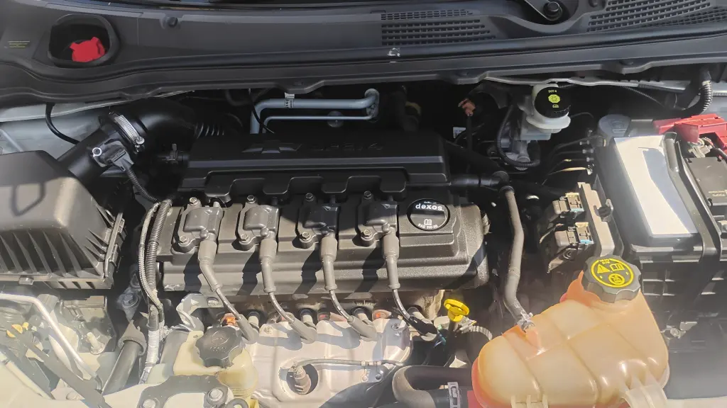 CHEVROLET Onix Hatch - Foto