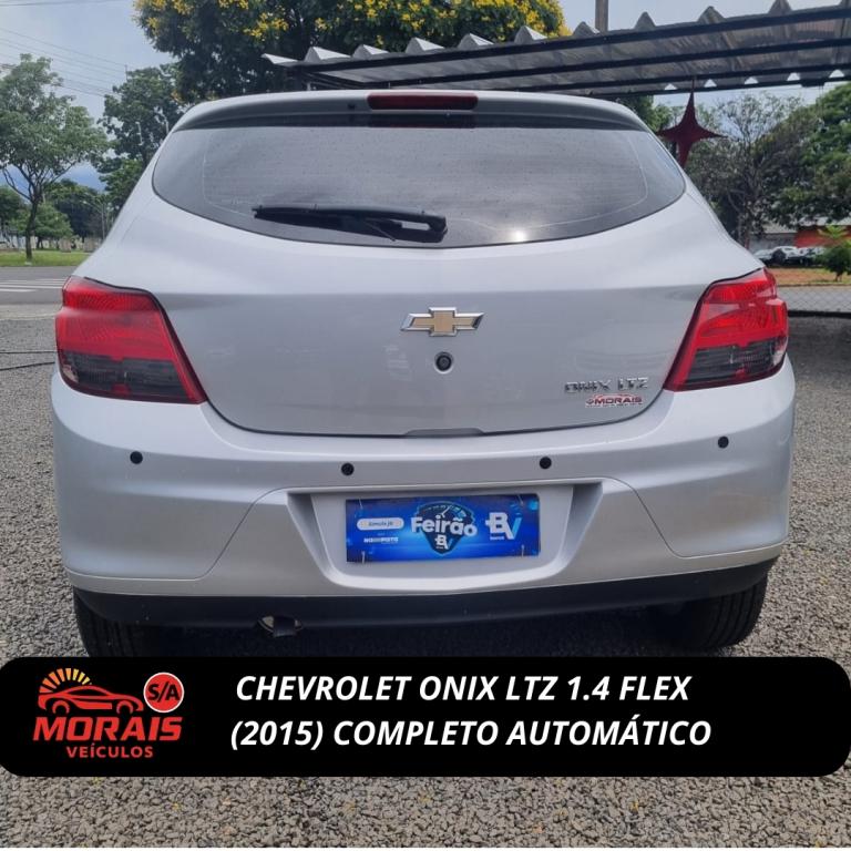 CHEVROLET Onix Hatch - Foto