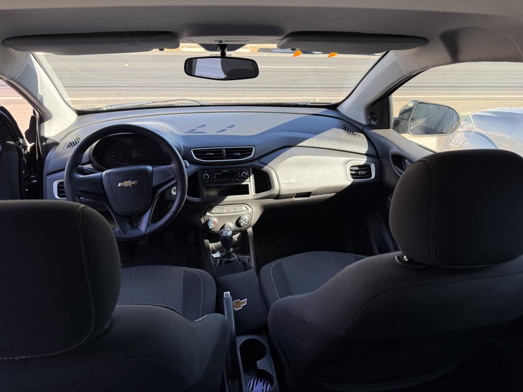 CHEVROLET Onix Hatch - Foto