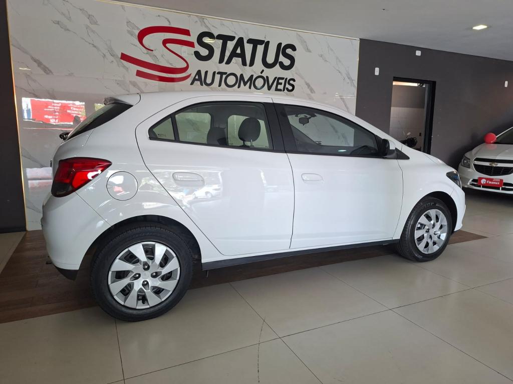 CHEVROLET Onix Hatch - Foto