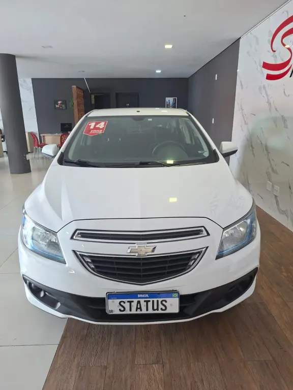 CHEVROLET Onix Hatch - Foto