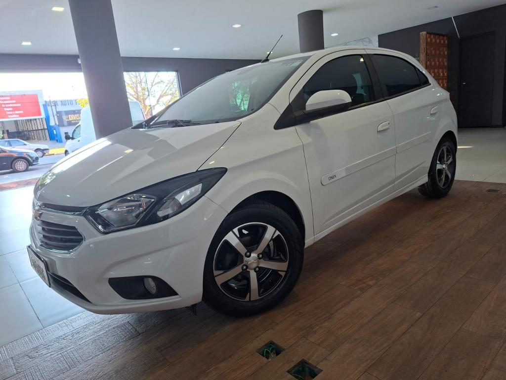 CHEVROLET Onix Hatch - Foto