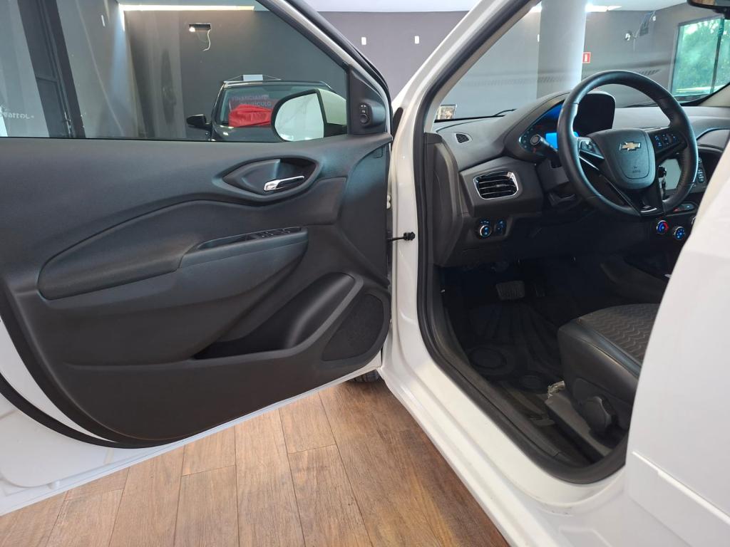 CHEVROLET Onix Hatch - Foto