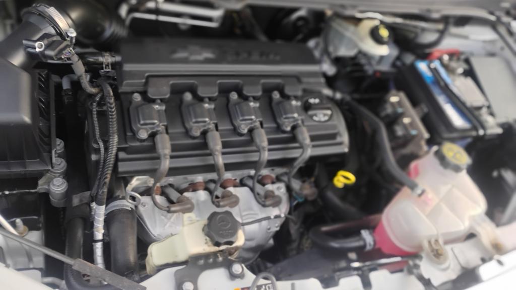 CHEVROLET Onix Hatch - Foto