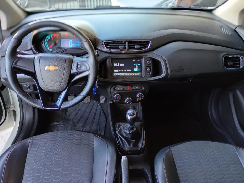 CHEVROLET Onix Hatch - Foto