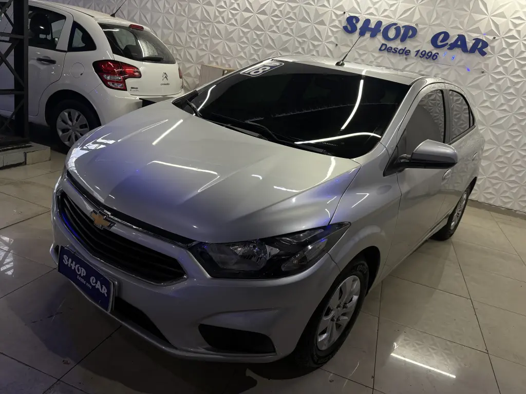 CHEVROLET Onix Hatch - Foto