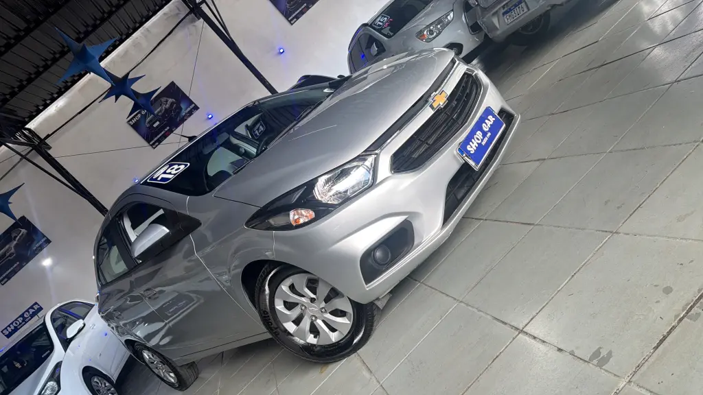 CHEVROLET Onix Hatch - Foto
