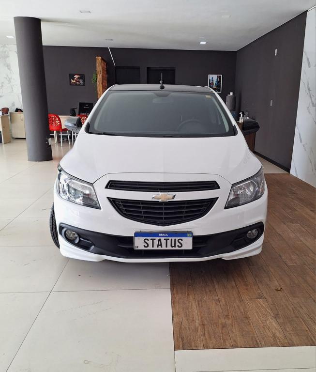CHEVROLET Onix Hatch - Foto