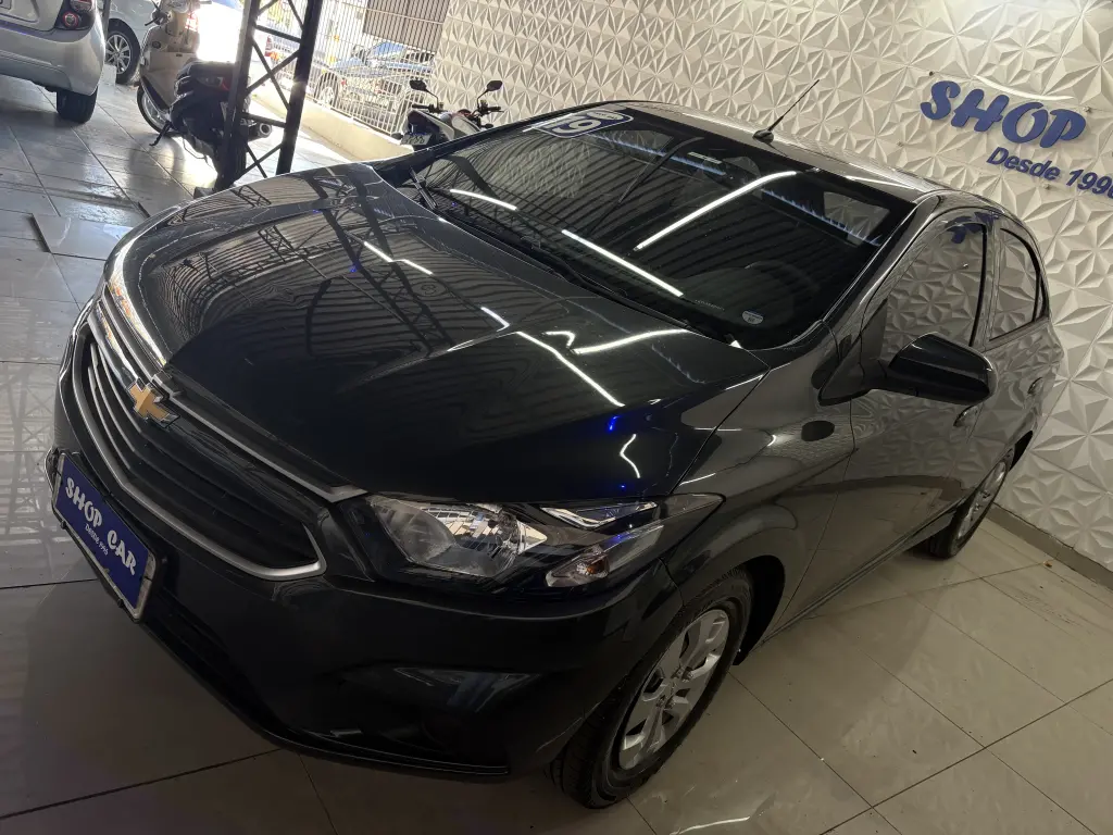 CHEVROLET Onix Hatch - Foto