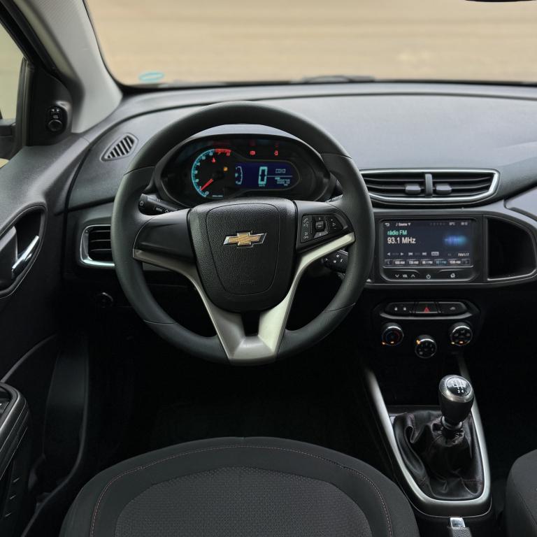 CHEVROLET Onix Hatch - Foto