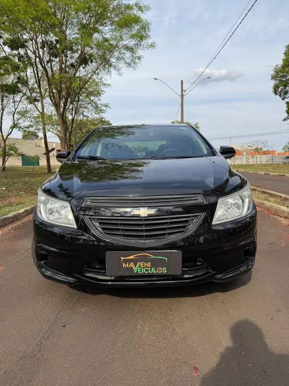 CHEVROLET Onix Hatch - Foto