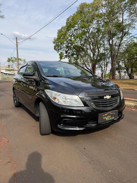 CHEVROLET Onix Hatch - Foto