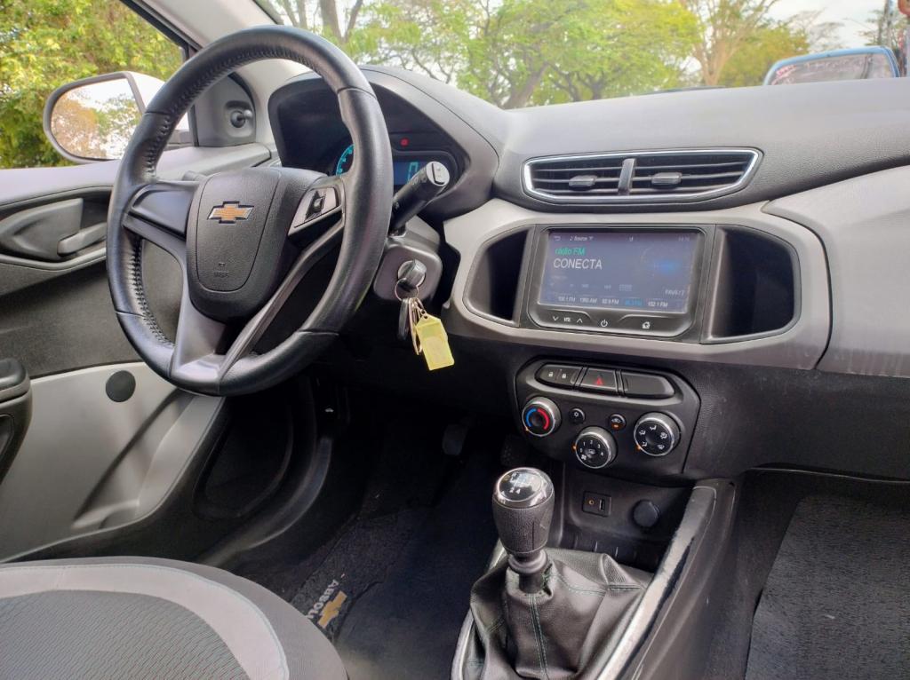 CHEVROLET Onix Hatch - Foto