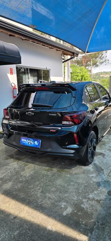 CHEVROLET Onix Hatch - Foto