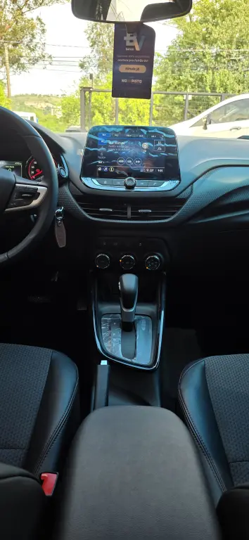 CHEVROLET Onix Hatch - Foto