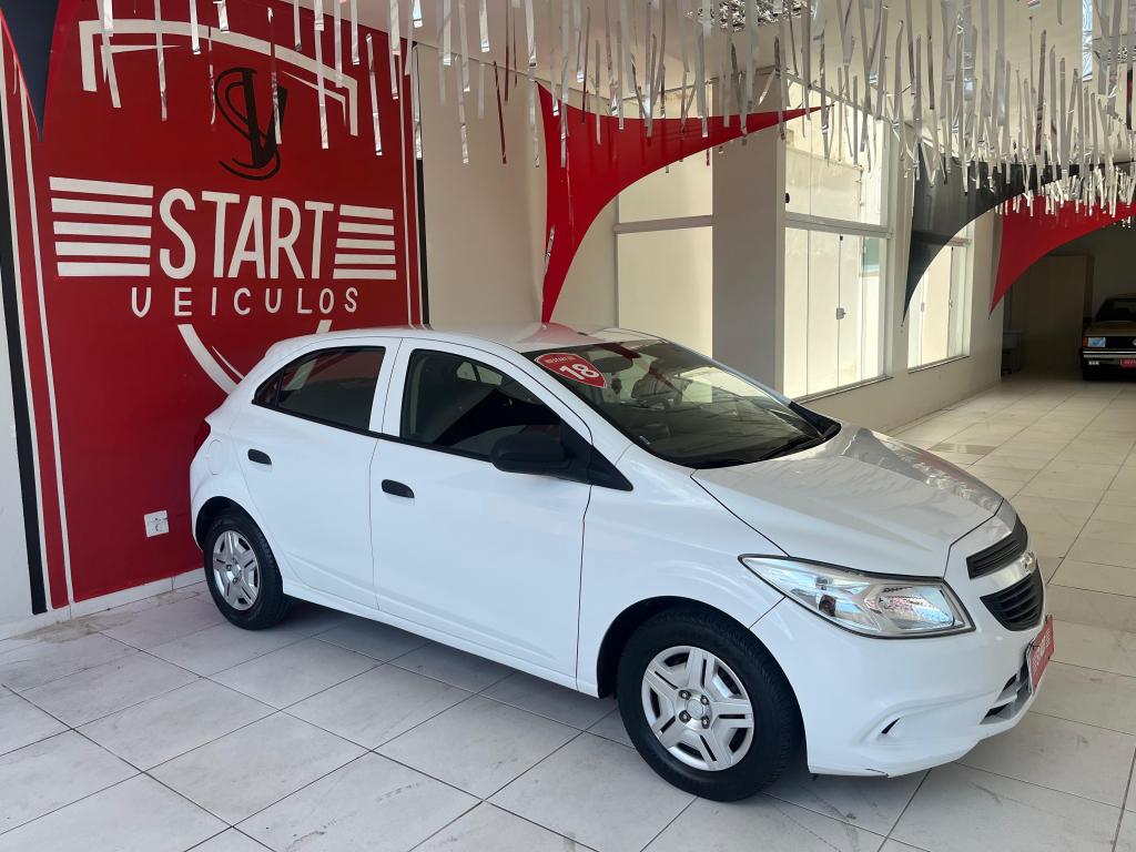 CHEVROLET Onix Hatch - Foto