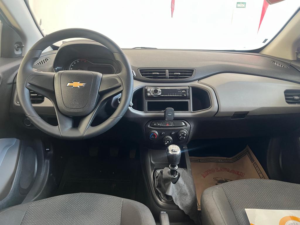 CHEVROLET Onix Hatch - Foto