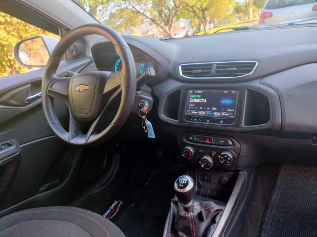 CHEVROLET Onix Hatch - Foto