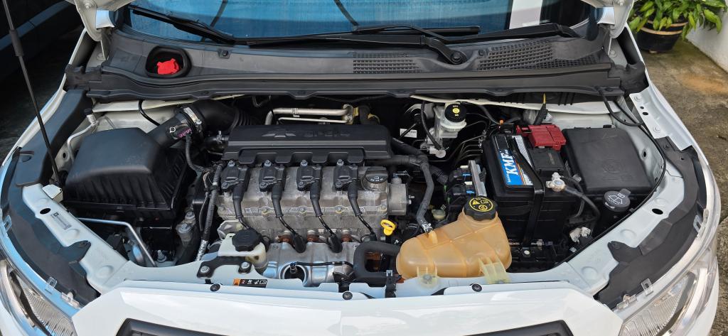 CHEVROLET Onix Hatch - Foto